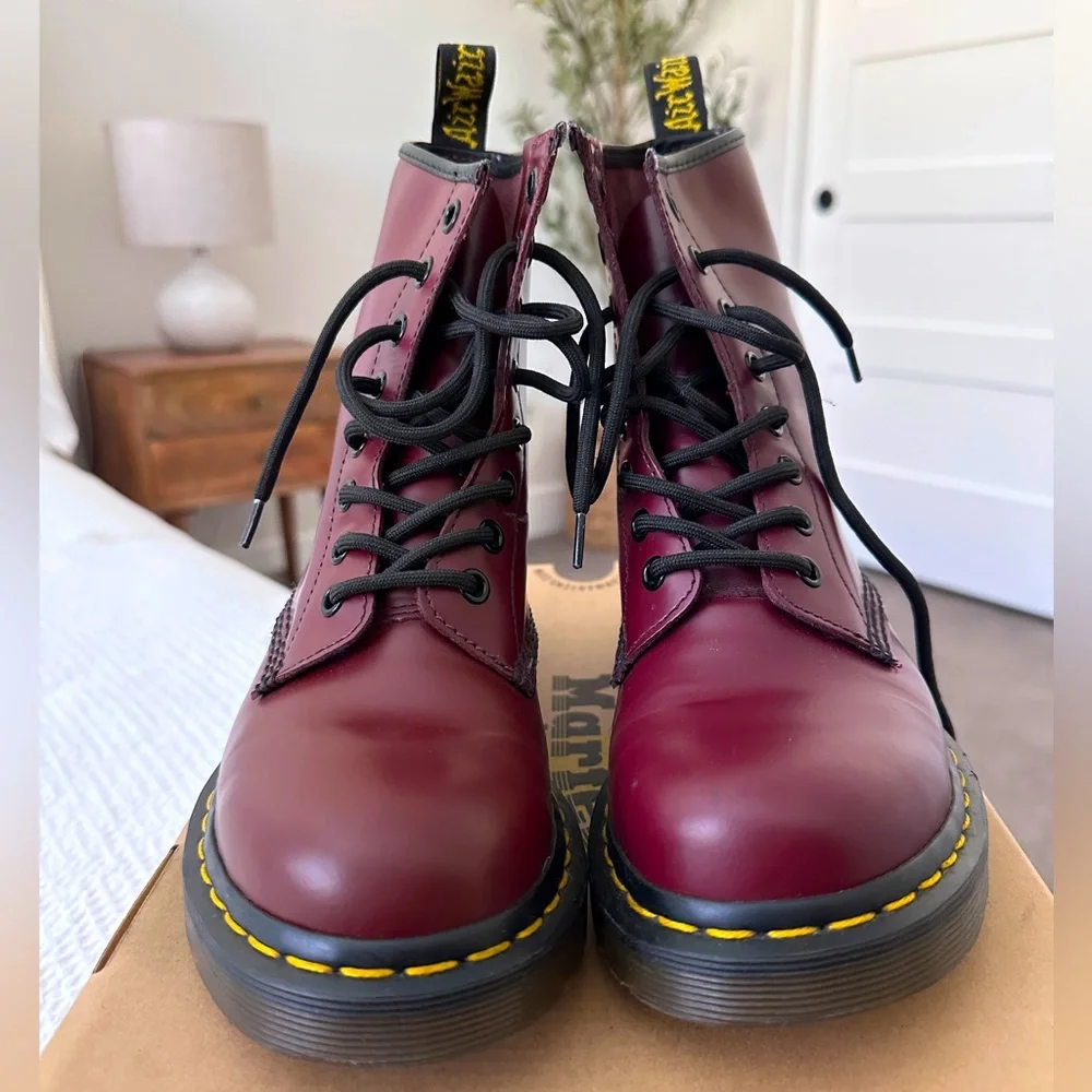 COPY - LIKE NEW ORIGINAL 2009 1460 CHERRY RED SMOOTH DR. MARTENS!!!βπ Size: 6 - Picture 3 of 16
